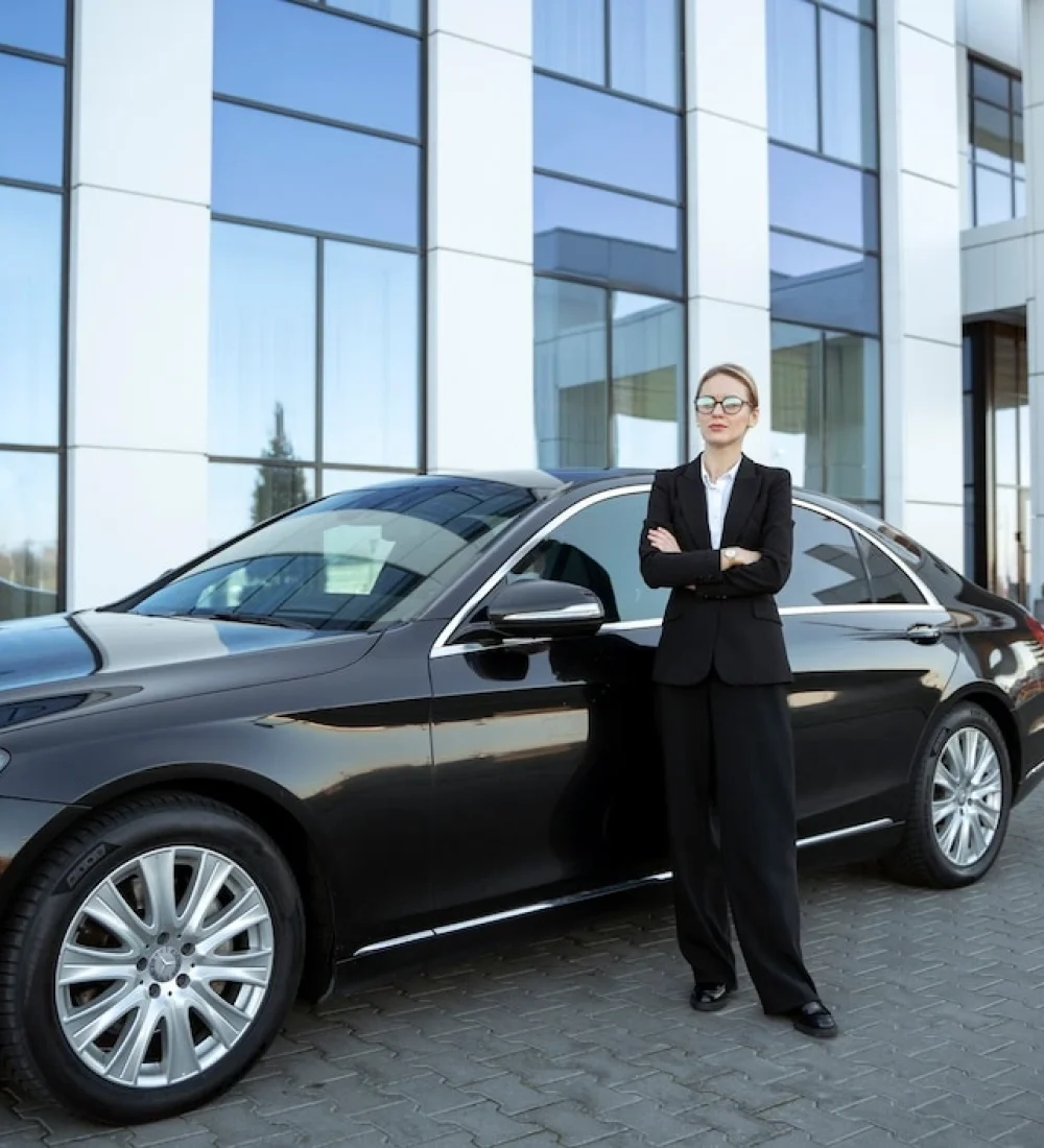 elegant-uber-driver-giving-taxi (1)